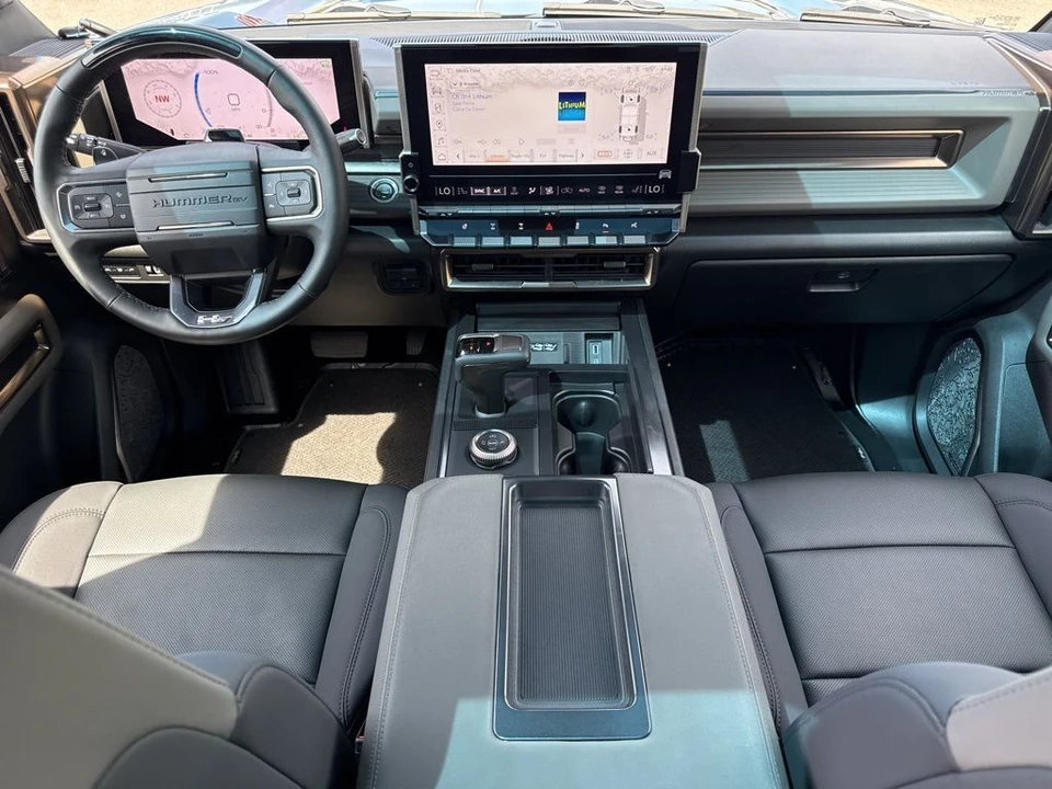 2024 GMC Hummer EV - Image 14 of 21