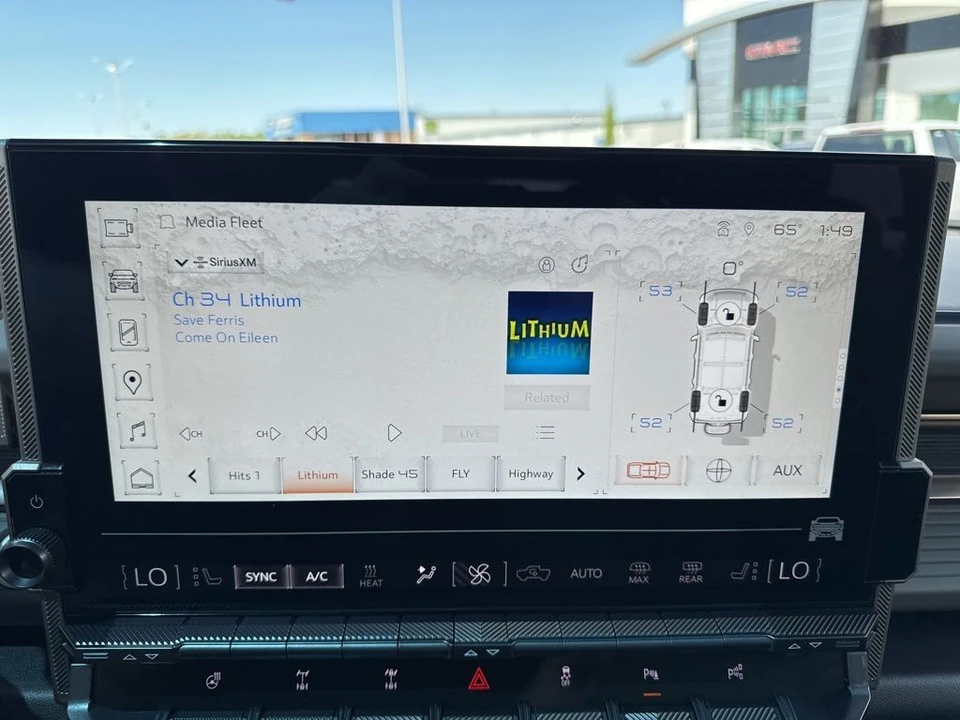 2024 GMC Hummer EV - Image 18 of 21