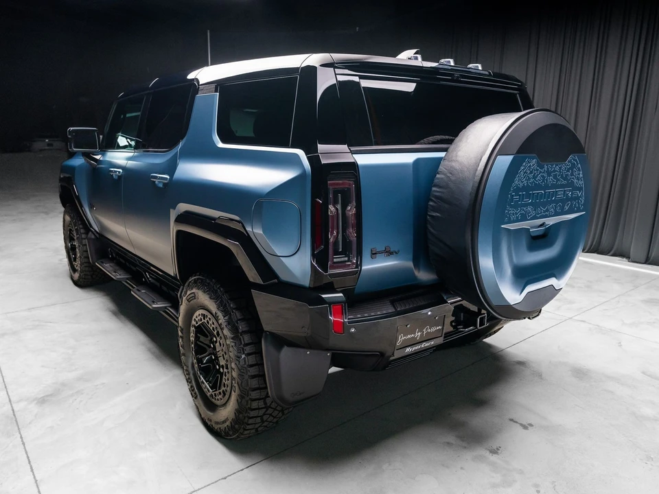 2024 GMC Hummer EV - Image 13 of 21