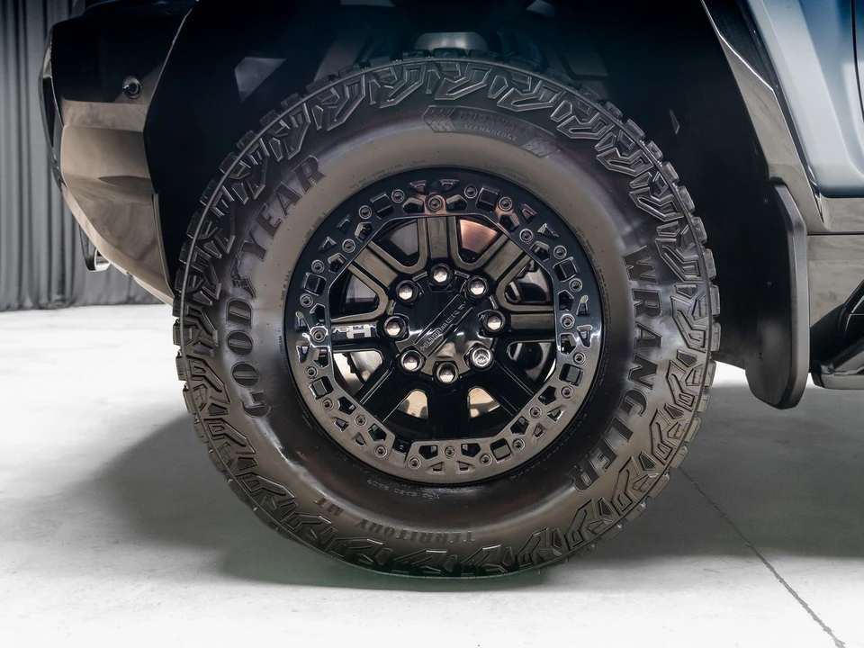 2024 GMC Hummer EV - Image 4 of 21