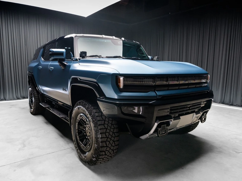 2024 GMC Hummer EV - Image 8 of 21