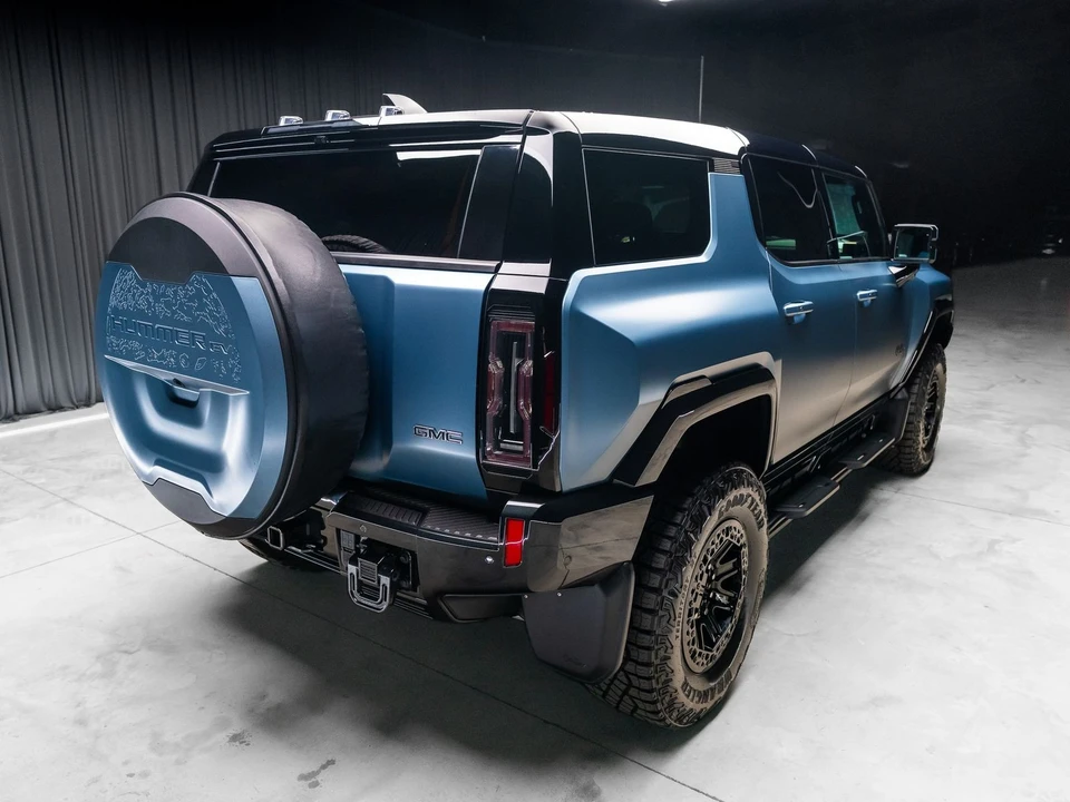 2024 GMC Hummer EV - Image 15 of 21