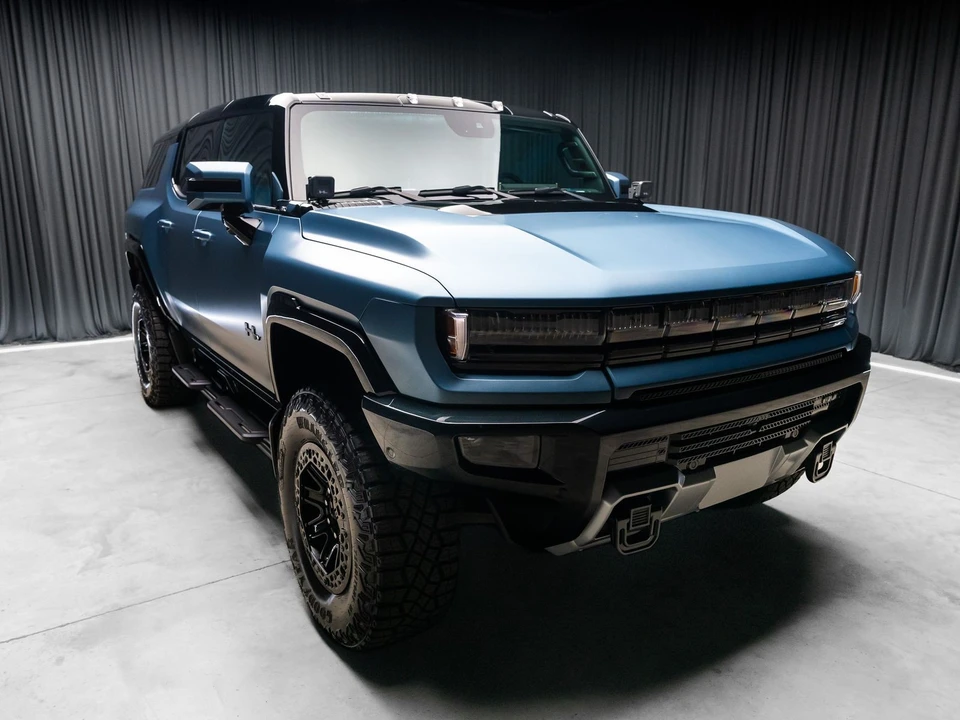 2024 GMC Hummer EV - Image 11 of 21