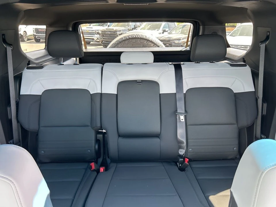 2024 GMC Hummer EV - Image 12 of 21