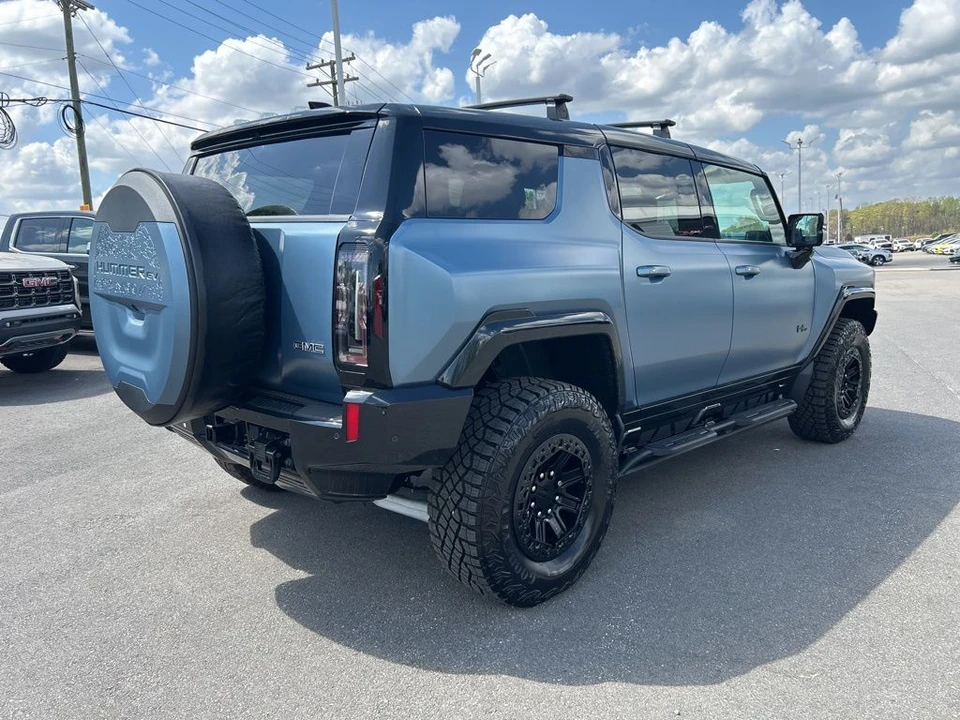 2024 GMC Hummer EV - Image 5 of 21