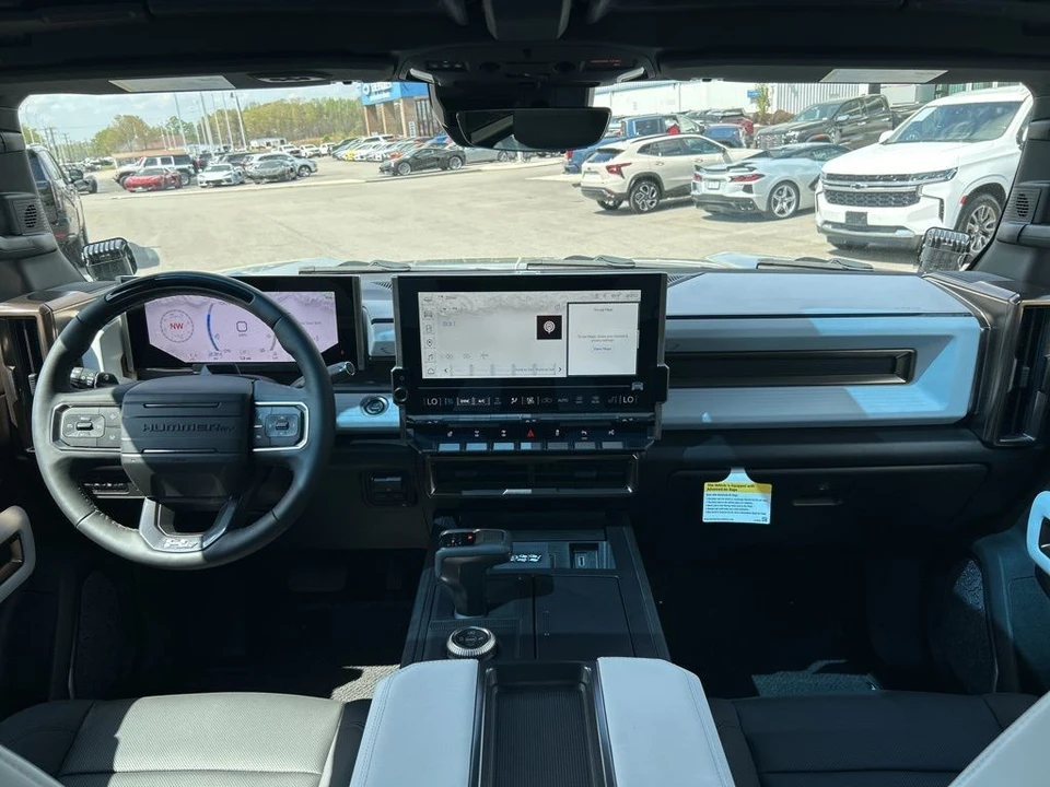 2024 GMC Hummer EV - Image 14 of 21