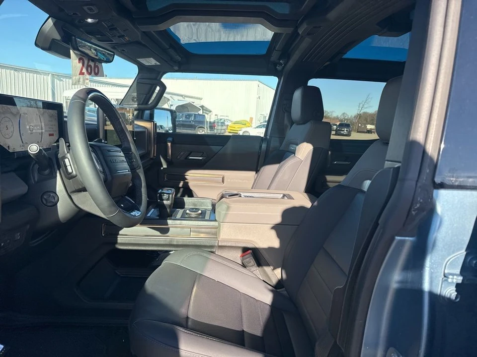 2024 GMC Hummer EV - Image 5 of 7