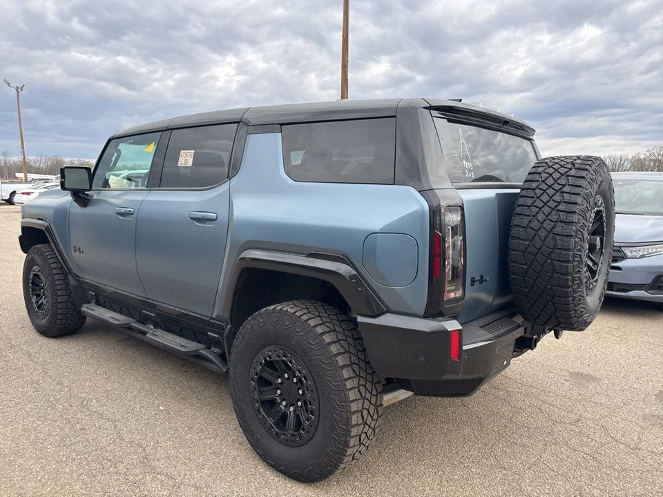 2024 GMC Hummer EV - Image 2 of 7