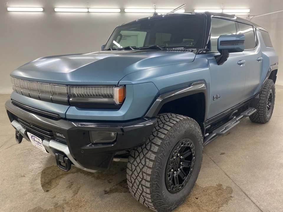 2024 GMC Hummer EV - Image 5 of 12