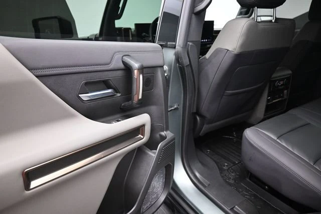 2024 GMC Hummer EV - Image 19 of 20