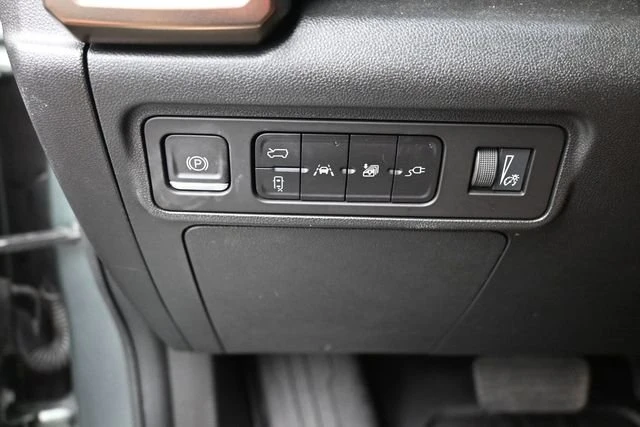2024 GMC Hummer EV - Image 13 of 20