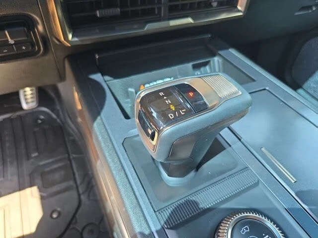 2024 GMC Hummer EV - Image 10 of 20