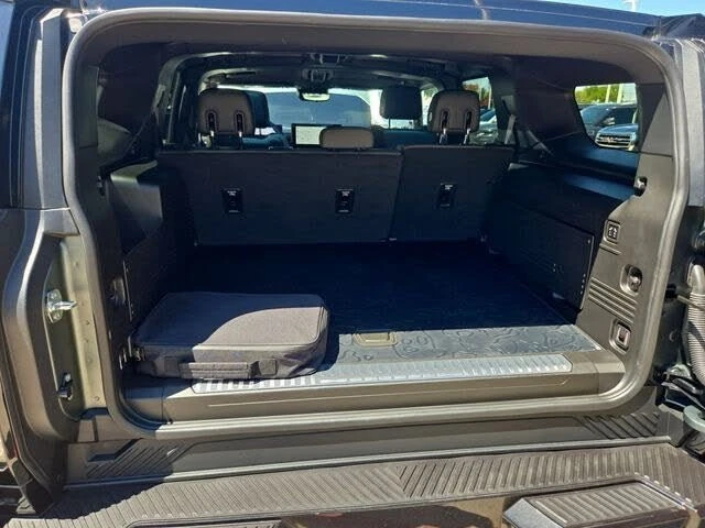 2024 GMC Hummer EV - Image 16 of 20