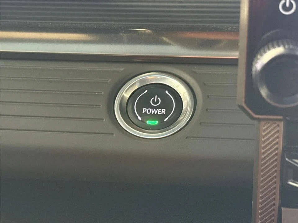 2024 GMC Hummer EV - Image 12 of 16