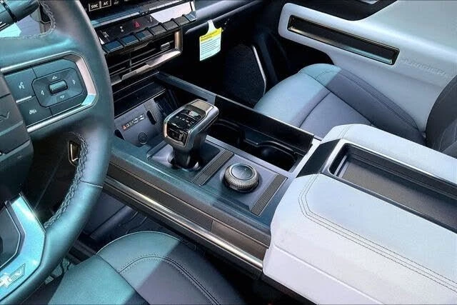 2024 GMC Hummer EV - Image 13 of 20