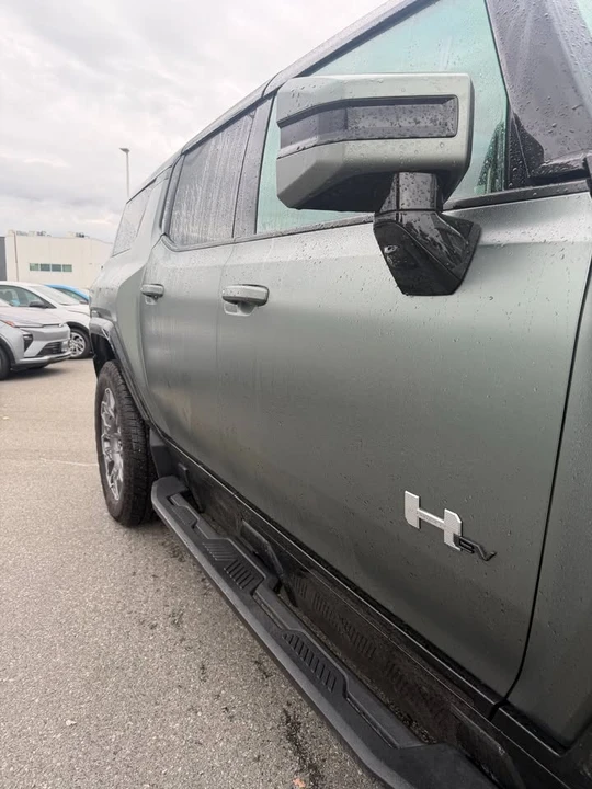 2024 GMC Hummer EV - Image 5 of 13