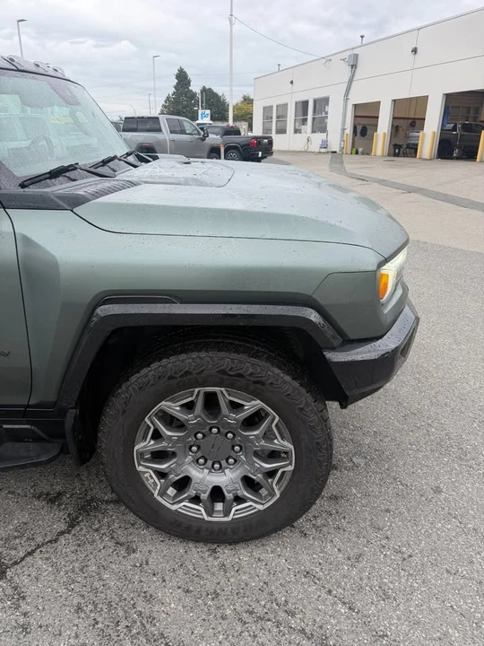 2024 GMC Hummer EV - Image 6 of 13