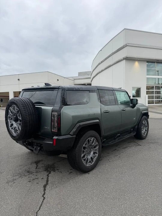 2024 GMC Hummer EV - Image 7 of 13