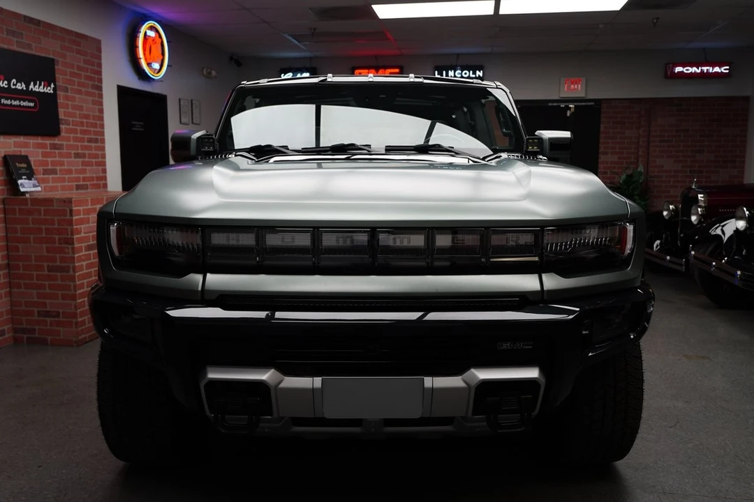 2024 GMC Hummer EV - Image 19 of 31