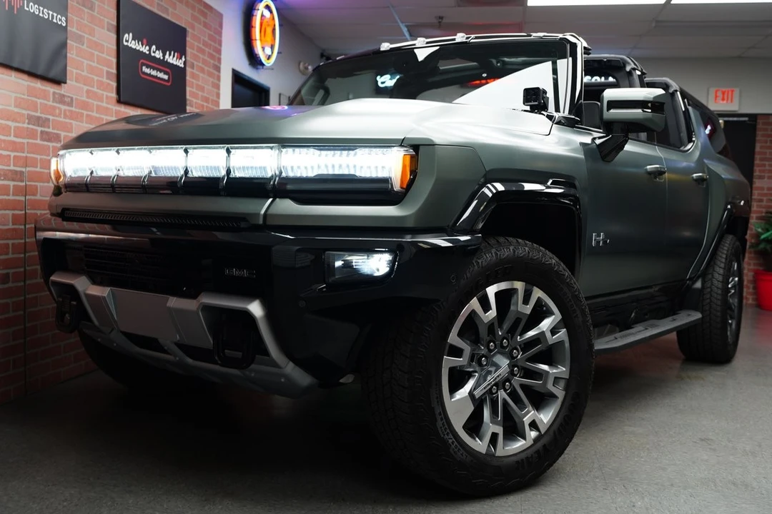 2024 GMC Hummer EV - Image 8 of 21