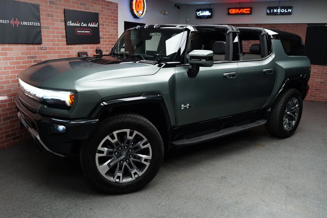 2024 GMC Hummer EV - Image 10 of 21