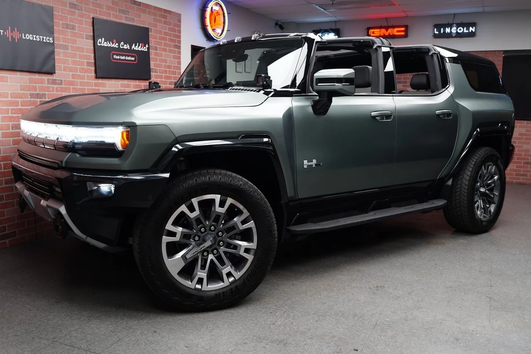 2024 GMC Hummer EV - Image 6 of 31