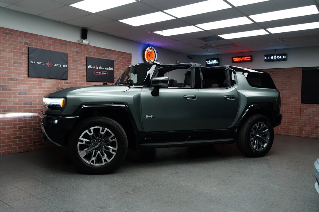 2024 GMC Hummer EV - Image 4 of 21