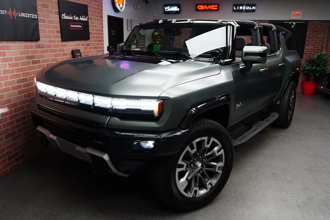 2024 GMC Hummer EV - Image 9 of 21