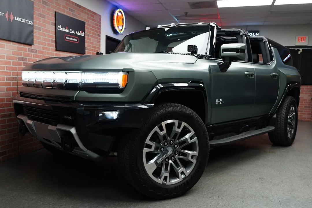 2024 GMC Hummer EV - Image 7 of 31