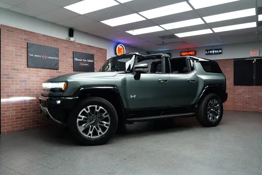 2024 GMC Hummer EV SUV 3X Lunar Edition