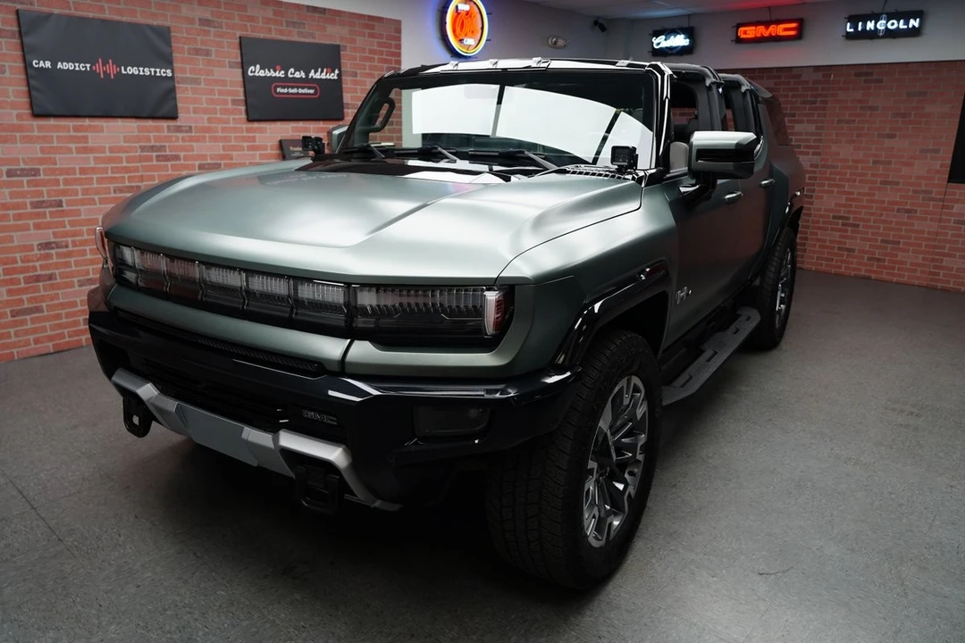 2024 GMC Hummer EV - Image 13 of 31