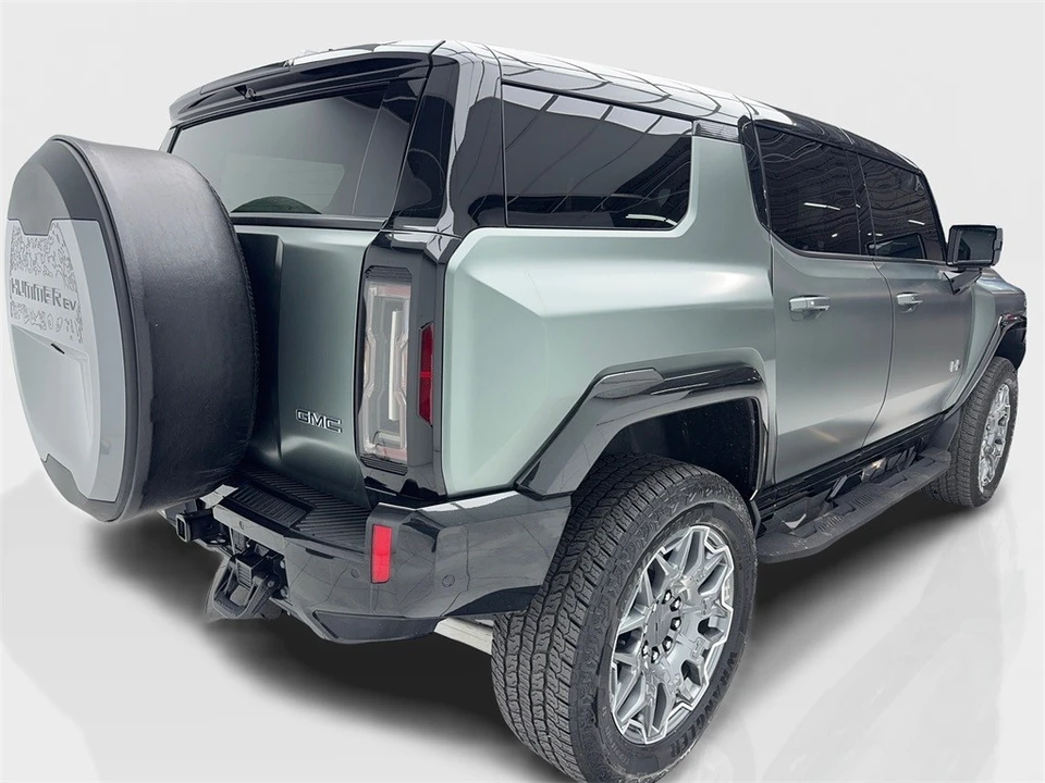 2024 GMC Hummer EV - Image 9 of 12