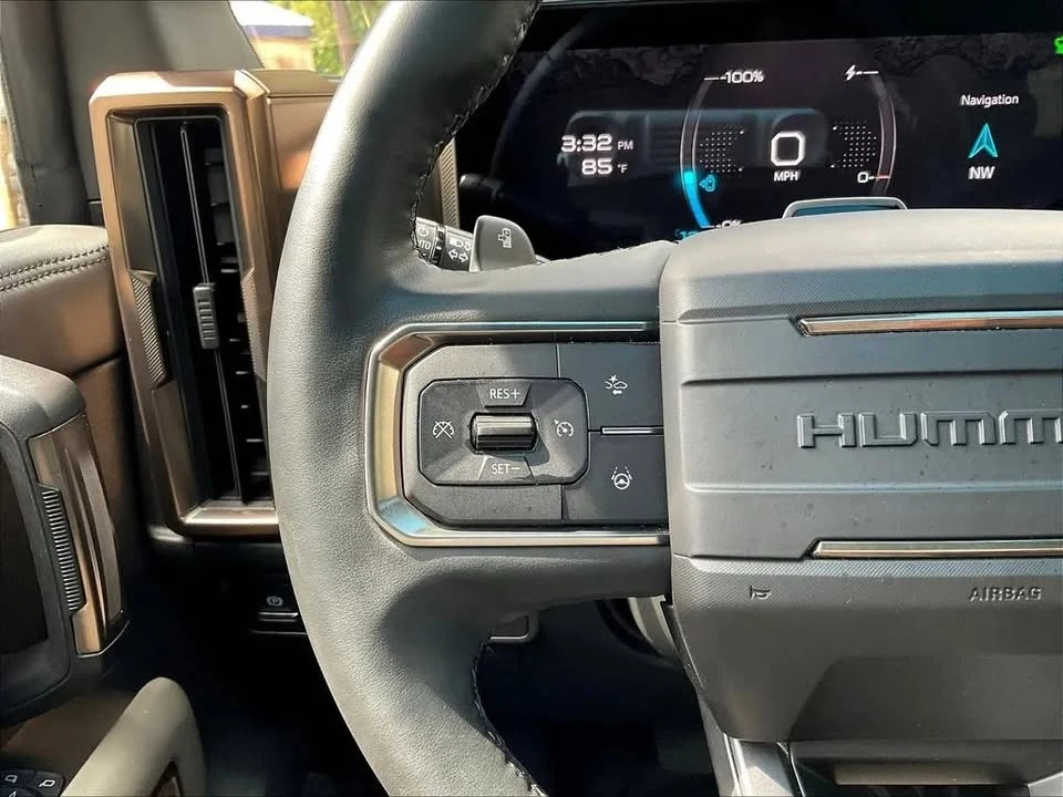 2024 GMC Hummer EV - Image 11 of 20