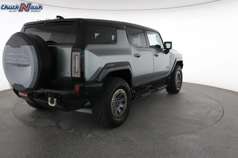 2024 GMC Hummer EV - Image 8 of 20