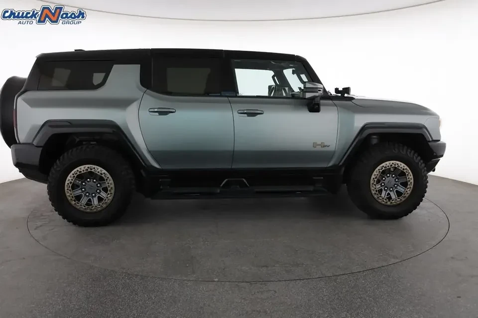 2024 GMC Hummer EV - Image 9 of 20