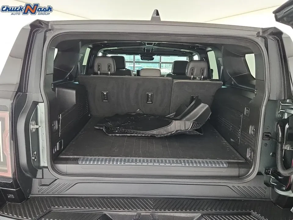 2024 GMC Hummer EV - Image 17 of 20
