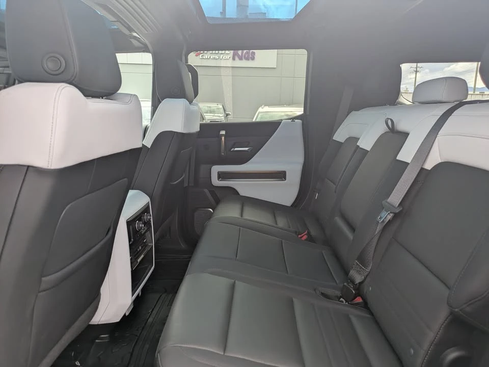 2024 GMC Hummer EV - Image 12 of 12
