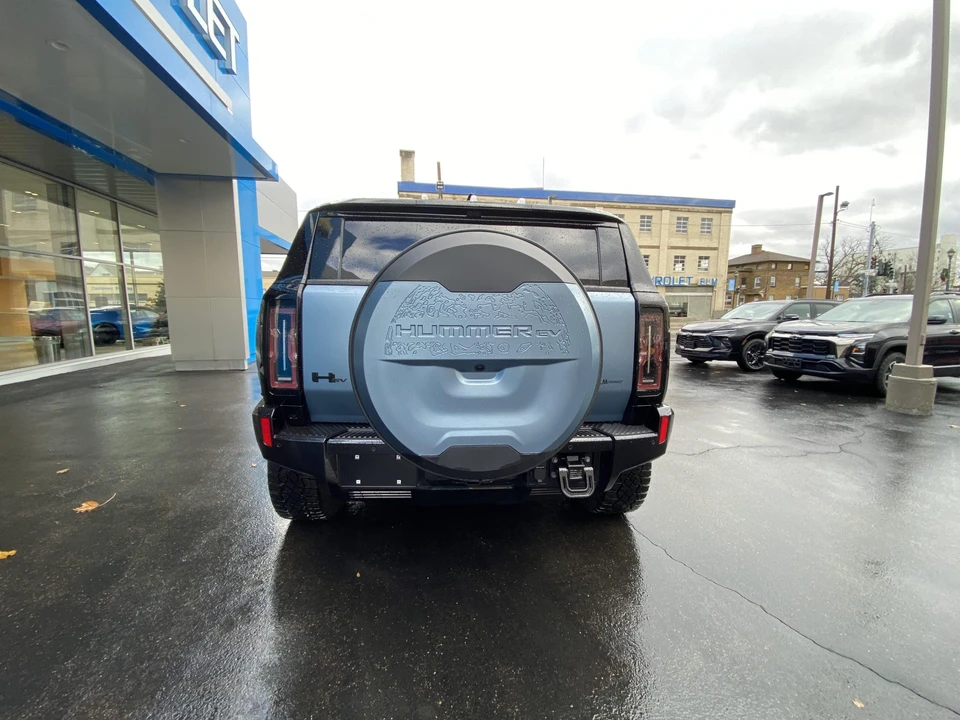 2024 GMC Hummer EV - Image 16 of 31