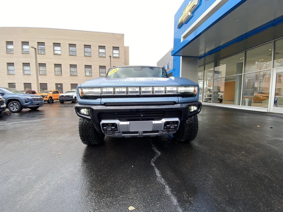 2024 GMC Hummer EV - Image 5 of 31