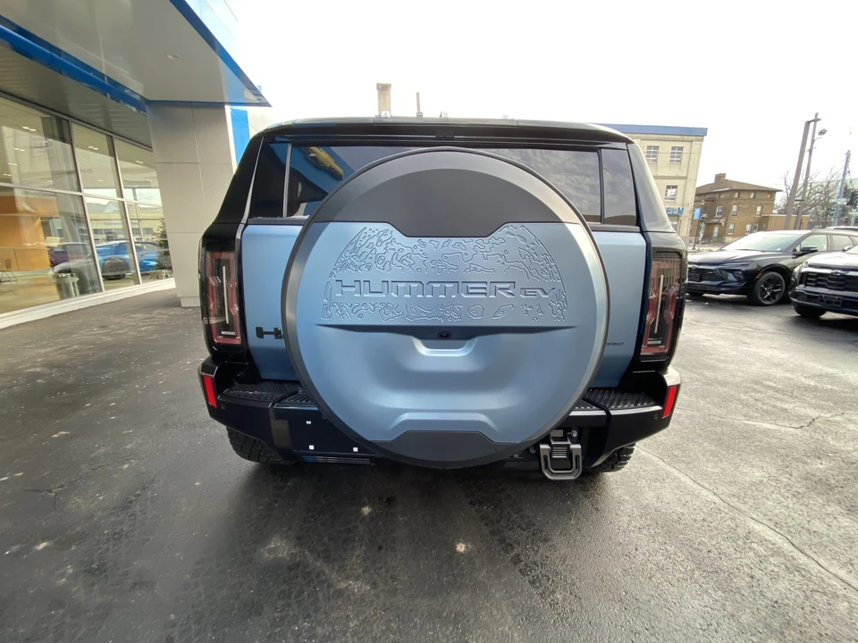 2024 GMC Hummer EV - Image 17 of 31