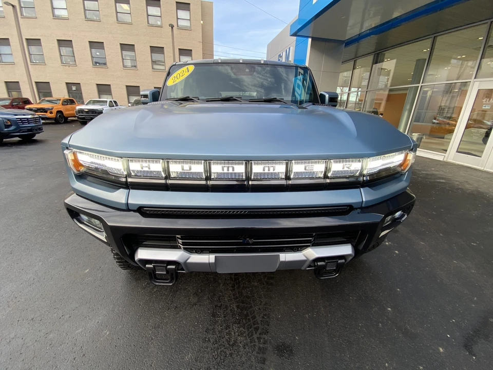 2024 GMC Hummer EV - Image 6 of 31