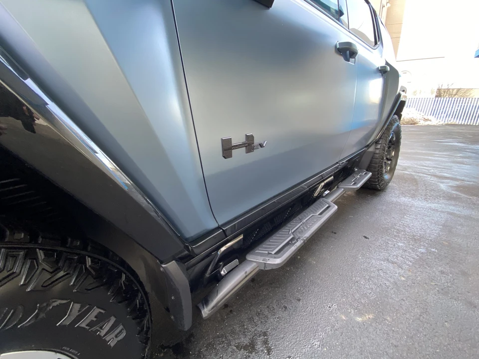 2024 GMC Hummer EV - Image 25 of 31