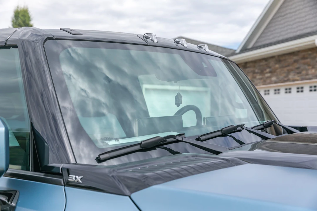 2024 GMC Hummer EV - Image 25 of 31