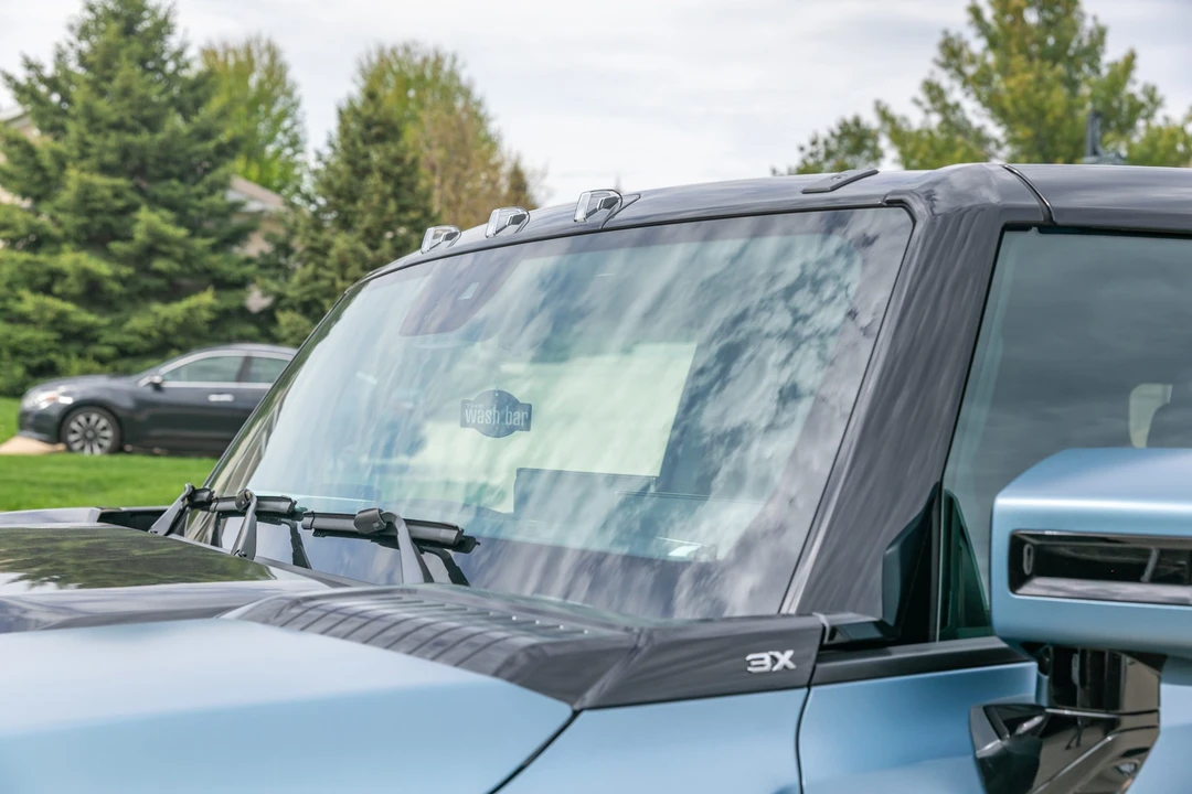 2024 GMC Hummer EV - Image 26 of 31