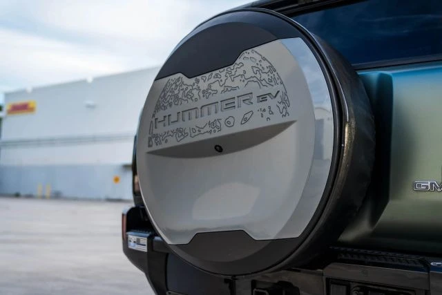 2024 GMC Hummer EV - Image 12 of 21