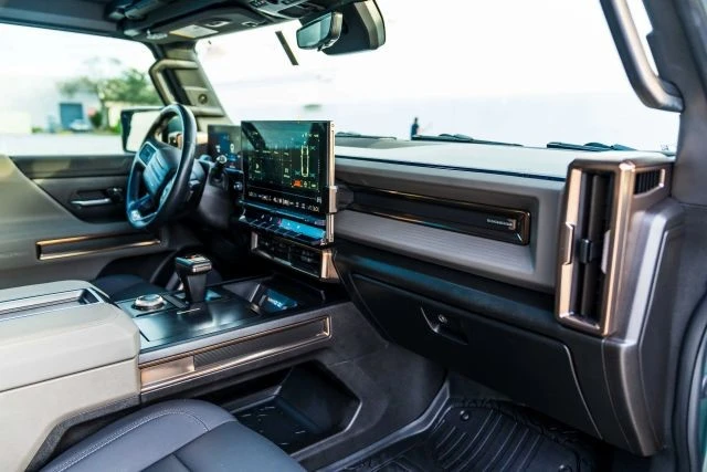 2024 GMC Hummer EV - Image 21 of 21