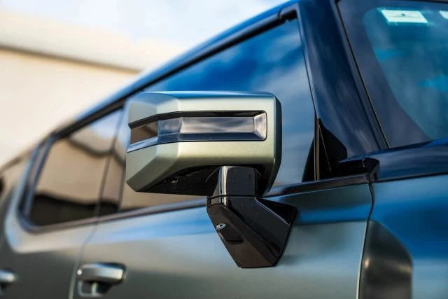 2024 GMC Hummer EV - Image 6 of 12