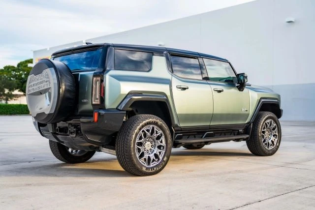 2024 GMC Hummer EV - Image 15 of 21