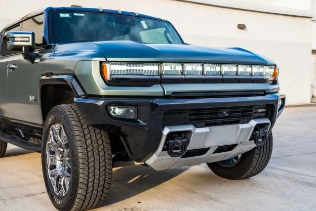 2024 GMC Hummer EV - Image 5 of 21