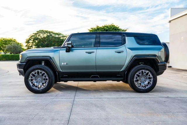 2024 GMC Hummer EV - Image 8 of 21
